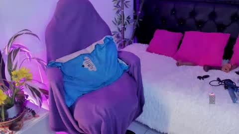 Jennifer  online show from 02/09/26, 04:11