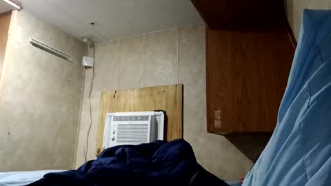 Snapshot of lonelybabydick4u chatting on 03/11/25, 09:02 JustYourAverageWhiteBoy online show from 03/11/25, 09:02