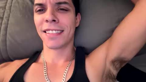 Snapshot of lones7ar chatting on 12/17/25, 06:47 lones7ar online show from 12/17/25, 06:47