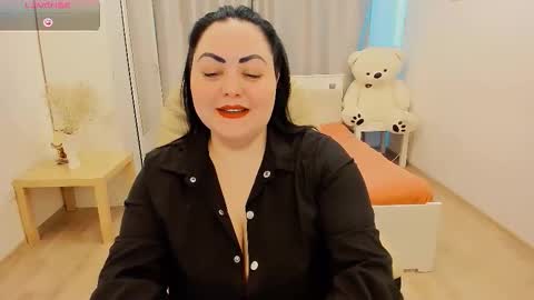 Nina online show from 02/17/26, 12:01