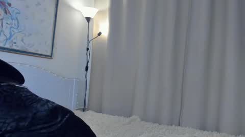 Snapshot of look_my_passion chatting on 03/02/25, 01:27 Hanna online show from 03/02/25, 01:27