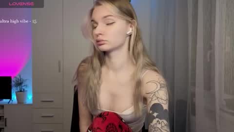 Luna online show from 02/08/26, 04:27