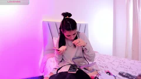 Loly online show from 10/29/25, 06:53