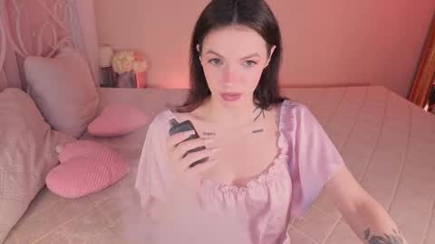 Luna online show from 10/17/25, 08:22