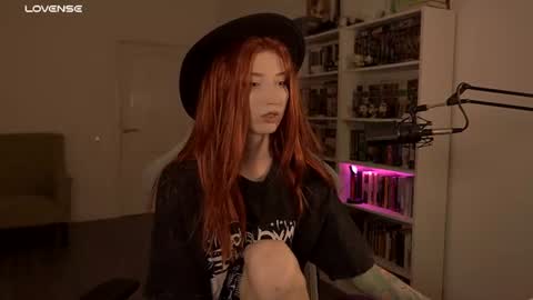loony_moony online show from 07/09/26, 10:19