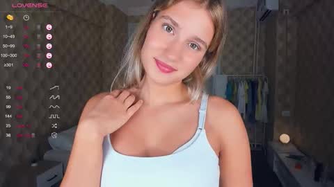 Snapshot of loookat_me chatting on 09/27/25, 08:47 Jina online show from 09/27/25, 08:47