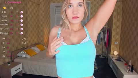 Snapshot of loookat_me chatting on 10/12/25, 09:14 Jina online show from 10/12/25, 09:14