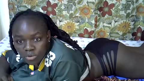 lora_amor online show from 06/23/26, 11:03