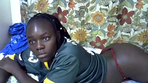 lora_amor online show from 06/27/26, 02:16