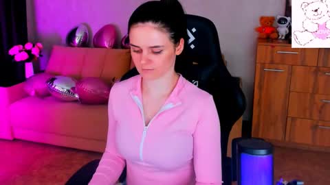 Lora Cain online show from 02/14/25, 10:14