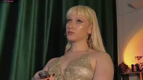 Snapshot of lora_hellyeah chatting on 07/02/26, 10:10 Lora heil online show from 07/02/26, 10:10