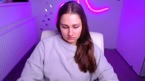 Lora online show from 11/01/25, 06:26