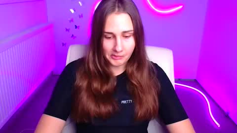 Lora online show from 11/15/25, 12:23