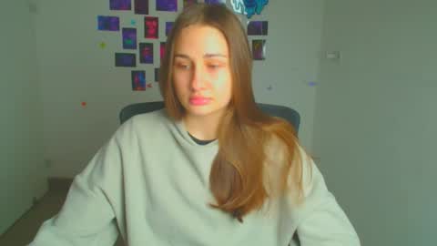 Lora online show from 03/24/26, 06:51