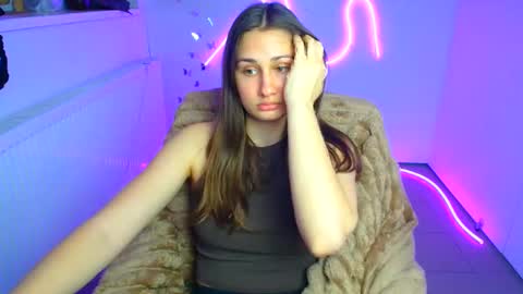 Lora online show from 04/15/26, 07:15