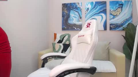 Lora online show from 12/15/25, 08:18