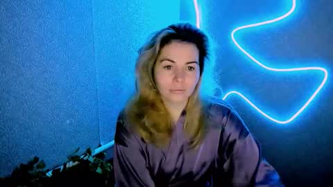 Lora online show from 01/13/26, 03:01