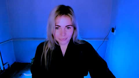 Lora online show from 03/27/26, 03:23