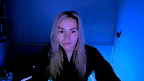 Lora online show from 04/27/26, 02:31