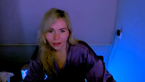 Lora online show from 05/06/26, 02:29