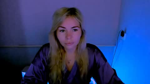 Lora online show from 05/07/26, 02:39