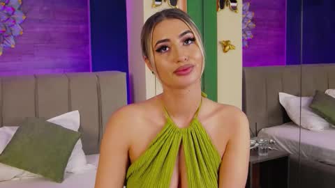 Snapshot of loradevine chatting on 11/28/25, 11:40 Lora online show from 11/28/25, 11:40