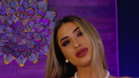 Snapshot of loradevine chatting on 11/29/25, 08:45 Lora online show from 11/29/25, 08:45