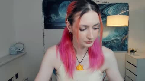 Lora online show from 10/22/25, 10:59