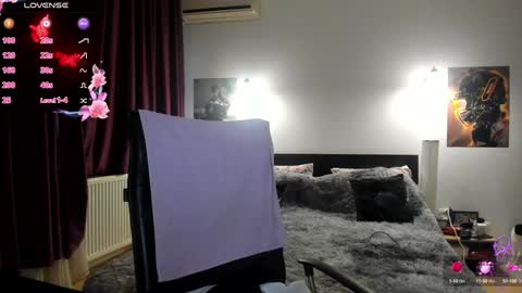 Lora online show from 01/21/25, 02:37