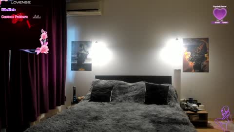 Lora online show from 01/25/25, 11:34