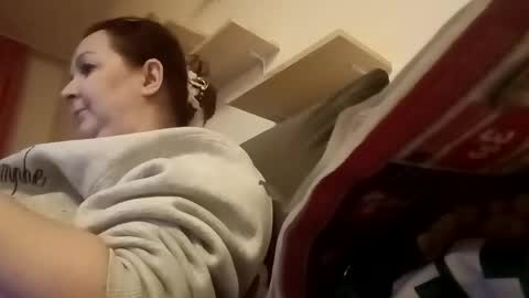 Lora online show from 02/18/25, 08:25