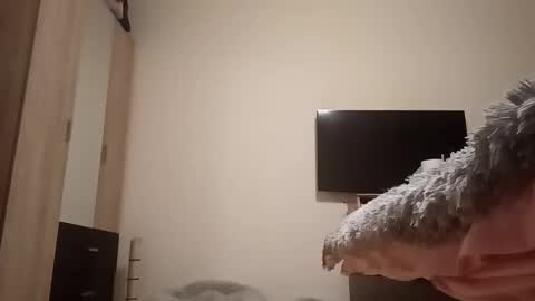 Lora online show from 02/19/25, 07:05