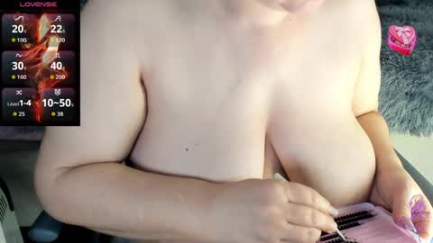 Lora online show from 04/15/26, 12:01