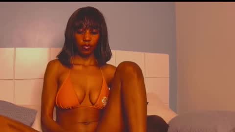 Snapshot of loraforreal chatting on 10/17/25, 07:44 Blackcat online show from 10/17/25, 07:44