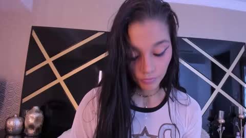 loraineblake online show from 11/28/25, 11:57