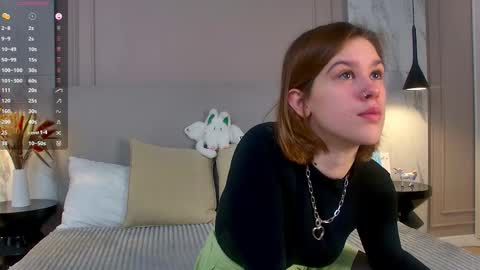 Lora online show from 11/04/25, 04:28