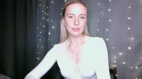 Snapshot of loravine chatting on 03/28/26, 03:22 loravine online show from 03/28/26, 03:22