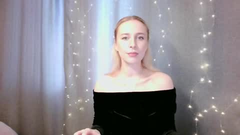 Snapshot of loravine chatting on 04/02/26, 09:40 loravine online show from 04/02/26, 09:40