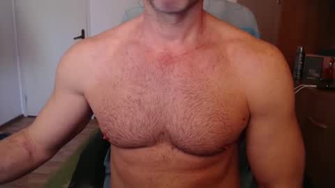 Snapshot of lordofyourdesires chatting on 01/05/25, 06:35 A online show from 01/05/25, 06:35