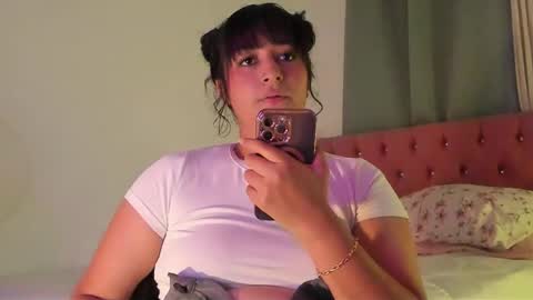 lore_rey online show from 12/17/25, 02:50