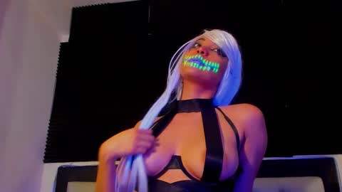 Lore Depp online show from 12/04/25, 04:33