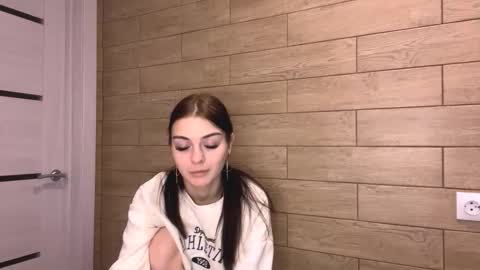 Olivia online show from 12/21/25, 11:50