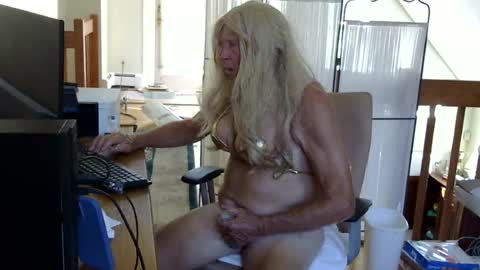 Snapshot of lorelea chatting on 07/13/26, 01:03 lorelea online show from 07/13/26, 01:03