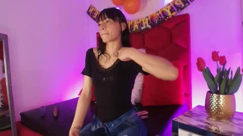 Snapshot of loreley_novoa chatting on 10/13/25, 03:17 LORELI online show from 10/13/25, 03:17