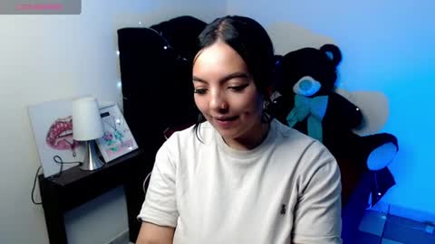 Snapshot of loren_44tits chatting on 07/04/26, 10:38 Loren online show from 07/04/26, 10:38