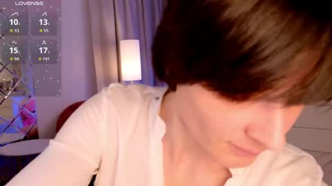 Snapshot of loren_daze chatting on 05/13/26, 06:33 Loren online show from 05/13/26, 06:33