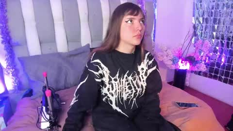 Loren   online show from 06/01/26, 12:07