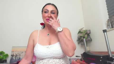 Hi Im Lorena an independent model Im waiting for you for any craziness you dream of... online show from 05/21/26, 07:32