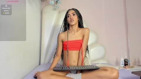 Snapshot of lorena_hawkins chatting on 12/15/24, 07:42 Lorena online show from 12/15/24, 07:42