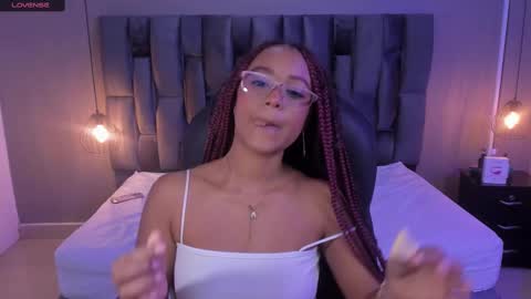 Lorena Vieira  online show from 02/27/25, 05:58